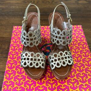 Tory Burch Nori Wedge Sandal in Platinum